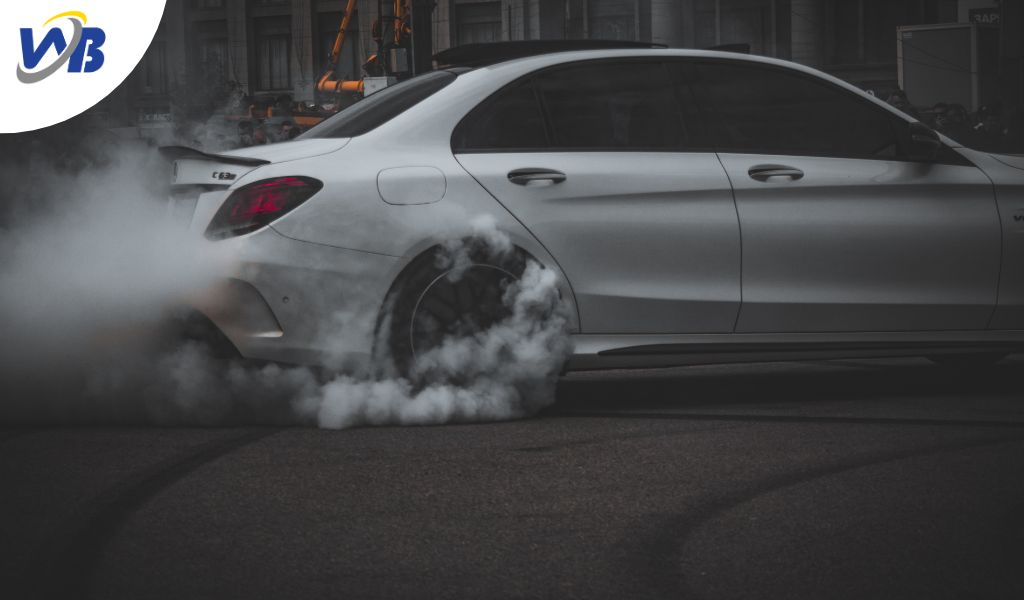 Mobil Goyang Saat Kecepatan Tinggi? Balancing Wajib! 1 mobil goyang saat kecepatan tinggi