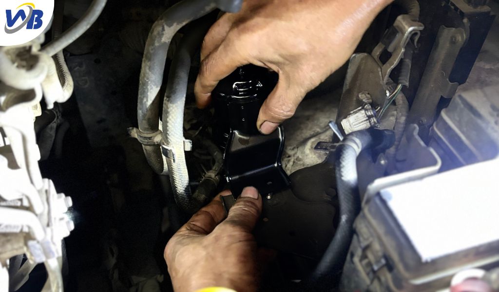 Bunyi Gluduk di Kaki-Kaki Mobil