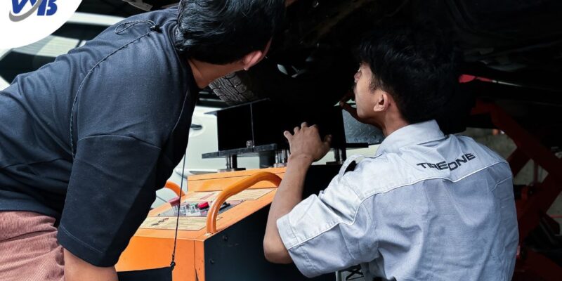 Ban mobil habis sebelah