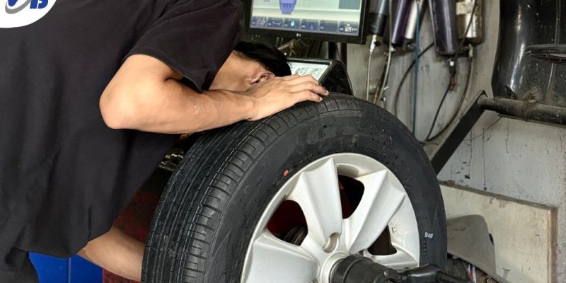 Ban Mobil Botak Sebelah